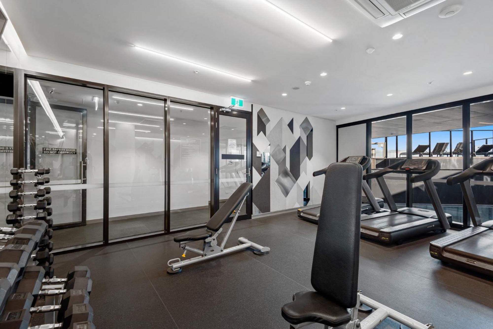 Lovely 1-Bed Pad With Balcony Gym & Pool Apartamento Melbourne Exterior foto