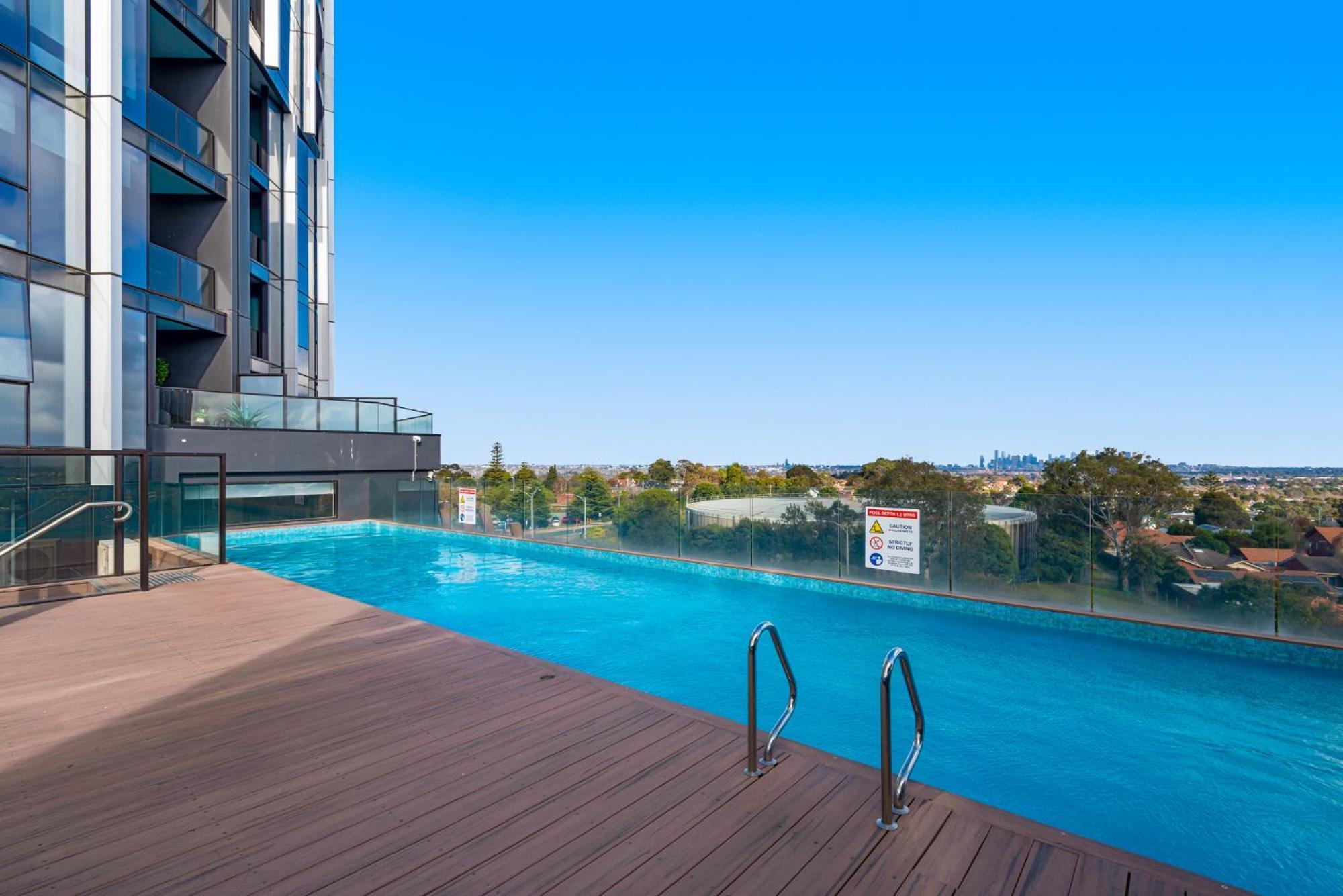 Lovely 1-Bed Pad With Balcony Gym & Pool Apartamento Melbourne Exterior foto